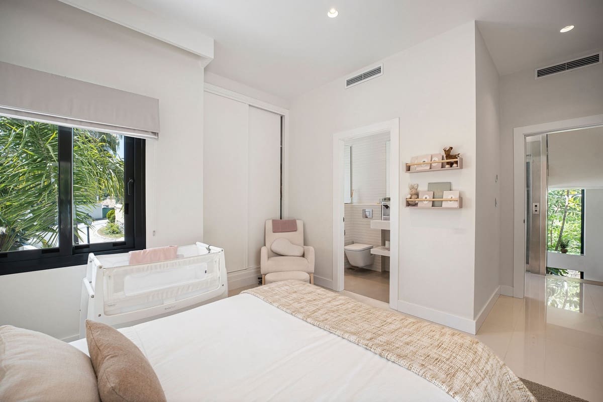 Chalet de 5 habitaciones en La Quinta en venta con piscina garaje - 3.495.000 € (Ref: 10033082)