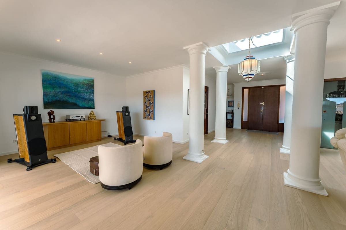4 bedroom Villa for sale in Benahavis with pool garage - € 3,485,000 (Ref: 10033083)