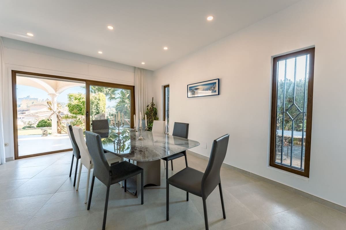 4 bedroom Villa for sale in Benahavis with pool garage - € 3,485,000 (Ref: 10033083)