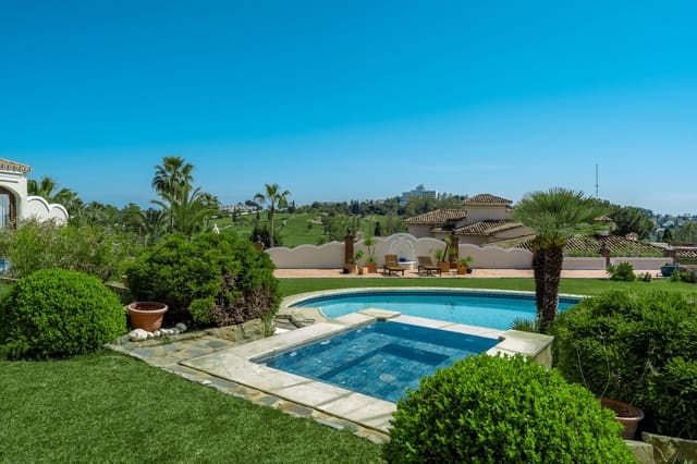 4 bedroom Villa for sale in Benahavís with pool garage - € 3,485,000 (Ref: 10033083)