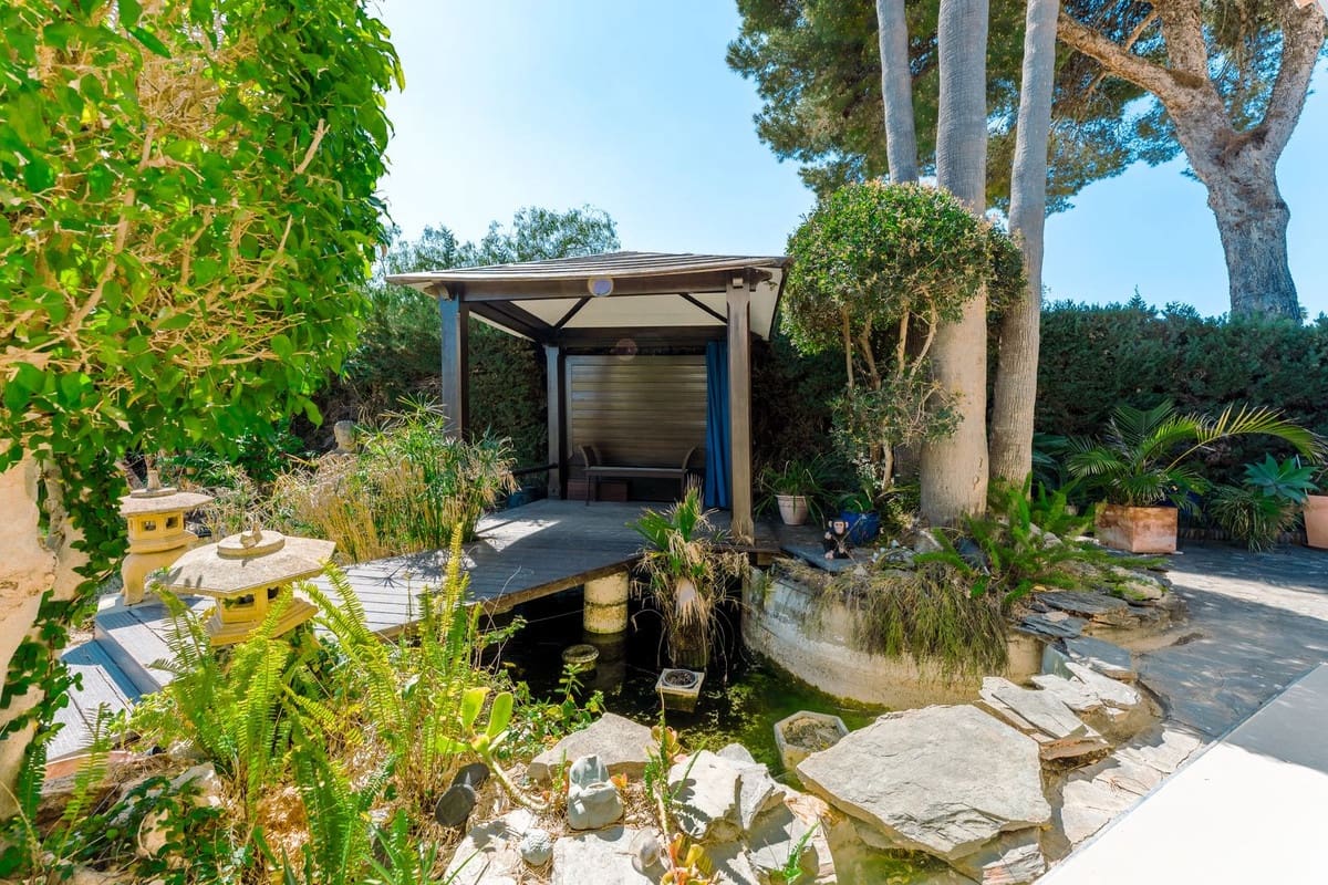 4 bedroom Villa for sale in Benahavis with pool garage - € 3,485,000 (Ref: 10033083)