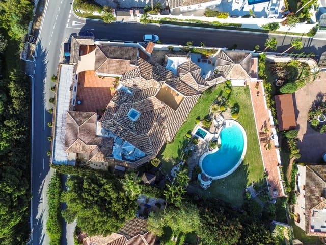 4 bedroom Villa for sale in Benahavís with pool garage - € 3,485,000 (Ref: 10033083)