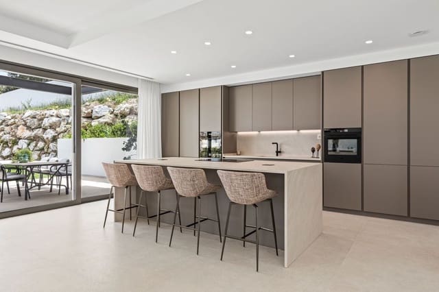 6 Zimmer Villa zu verkaufen in Benahavís mit Pool Garage - 3.350.000 € (Ref: 10033084)