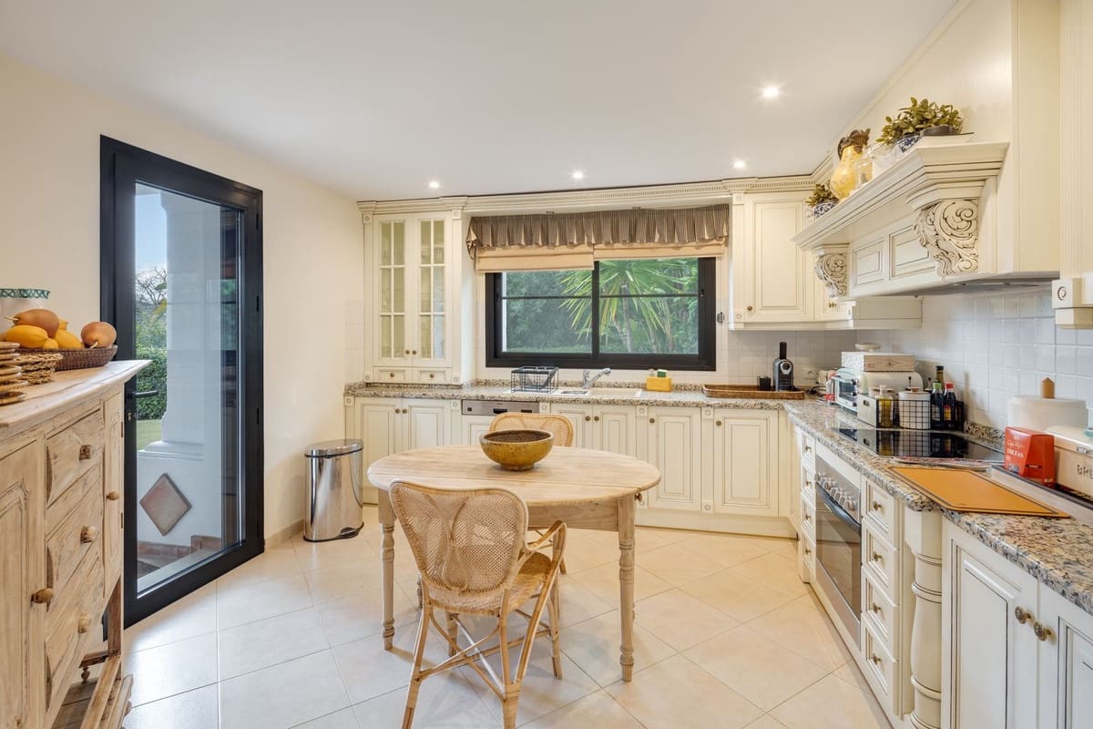 4 chambre Villa/Maison à vendre à Benahavis avec garage - 2 950 000 € (Ref: 10033085)