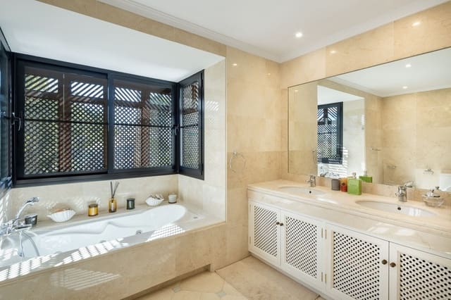 4 chambre Villa/Maison à vendre à Benahavís avec garage - 2 950 000 € (Ref: 10033085)