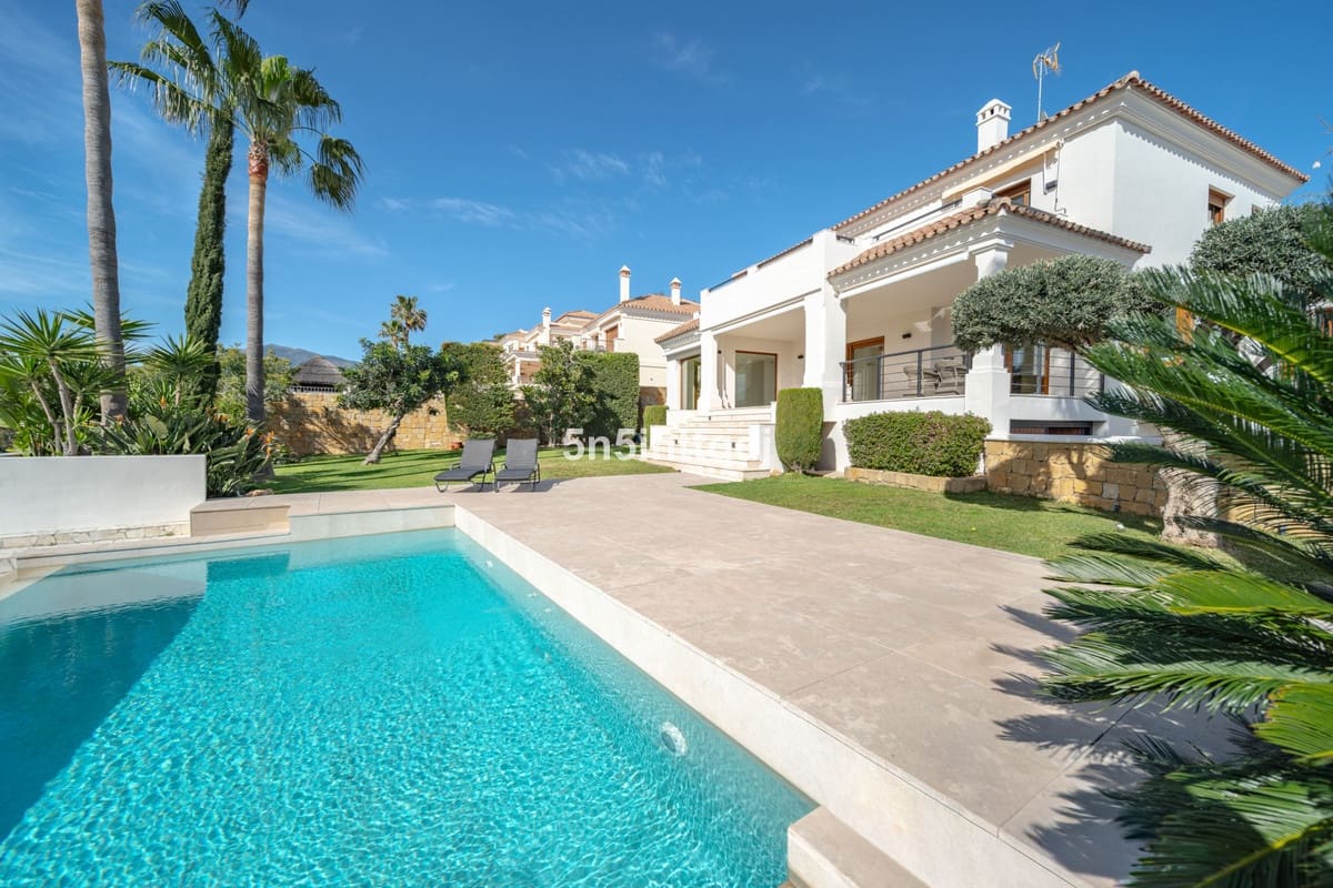 5 quarto Moradia para venda em Benahavis com piscina garagem - 2 750 000 € (Ref: 10033086)