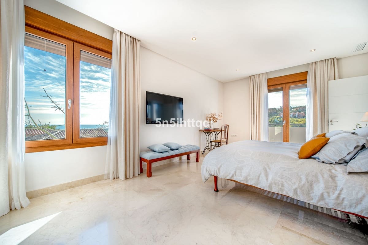 5 quarto Moradia para venda em Benahavis com piscina garagem - 2 750 000 € (Ref: 10033086)