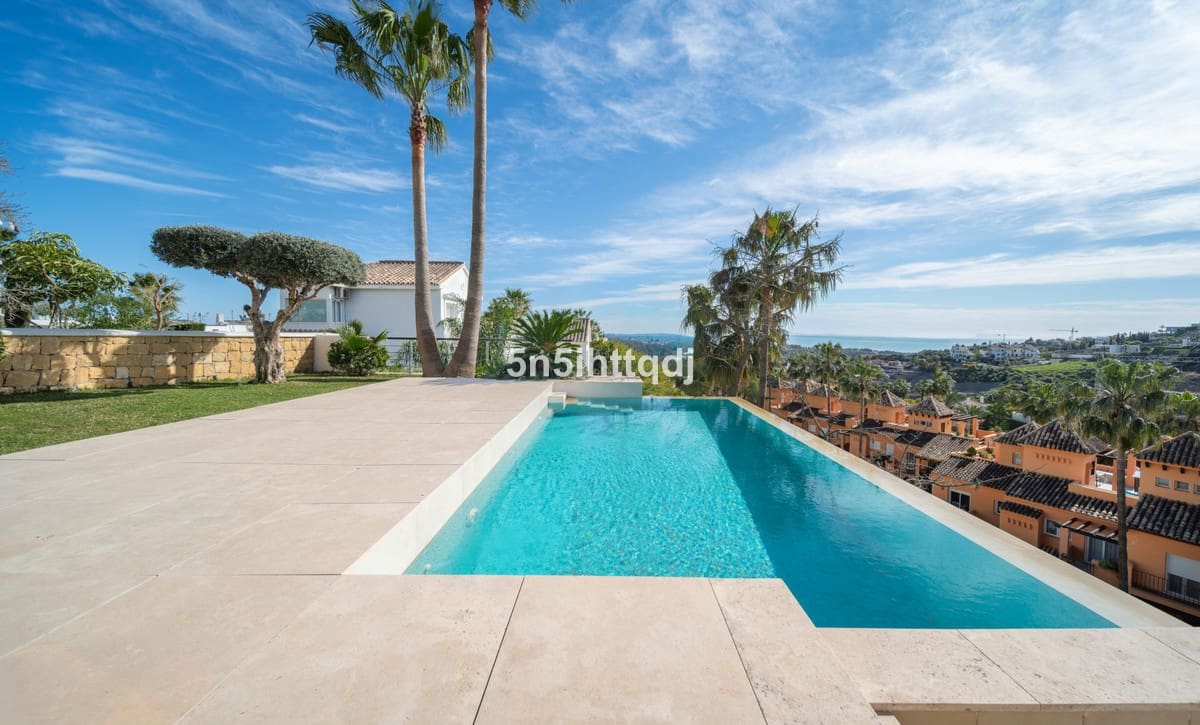 5 quarto Moradia para venda em Benahavis com piscina garagem - 2 750 000 € (Ref: 10033086)