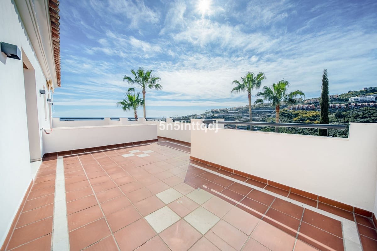5 quarto Moradia para venda em Benahavis com piscina garagem - 2 750 000 € (Ref: 10033086)