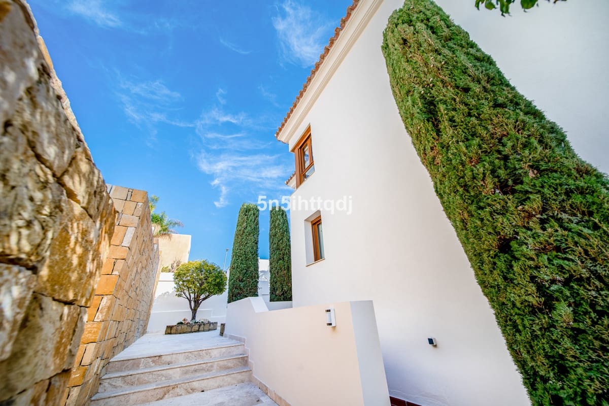 5 quarto Moradia para venda em Benahavis com piscina garagem - 2 750 000 € (Ref: 10033086)