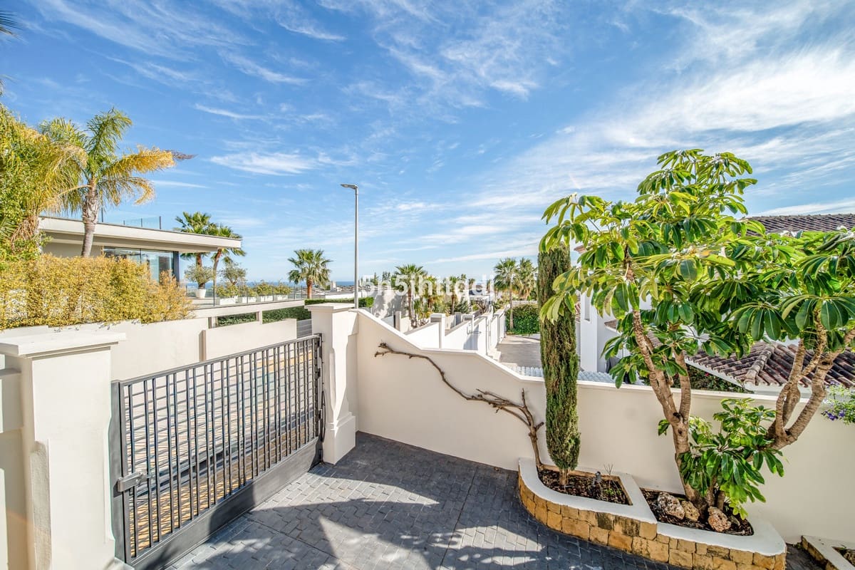 5 quarto Moradia para venda em Benahavis com piscina garagem - 2 750 000 € (Ref: 10033086)