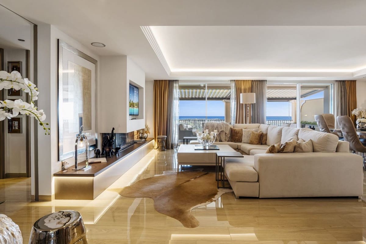 4 bedroom Apartment for sale in Benahavis with garage - € 2,650,000 (Ref: 10033088)