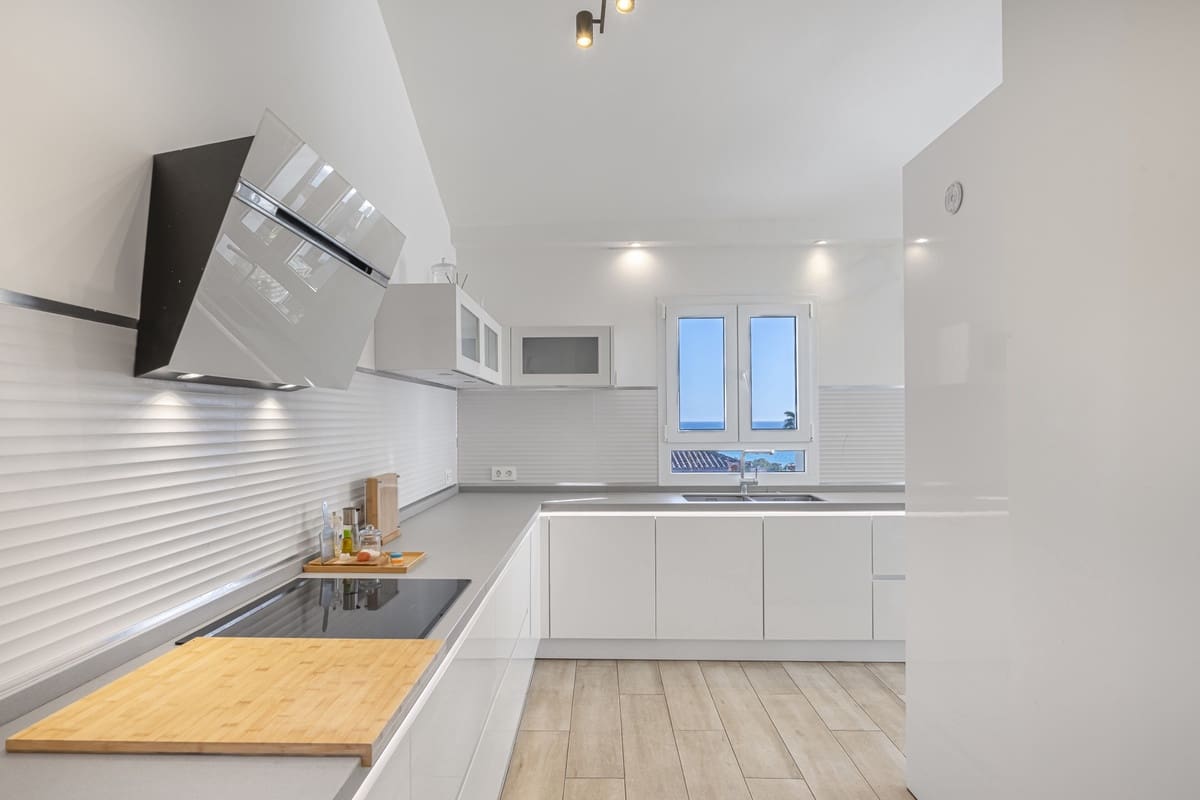 6 Zimmer Villa zu verkaufen in La Duquesa / Puerto de la Duquesa mit Pool Garage - 2.800.000 € (Ref: 10033090)