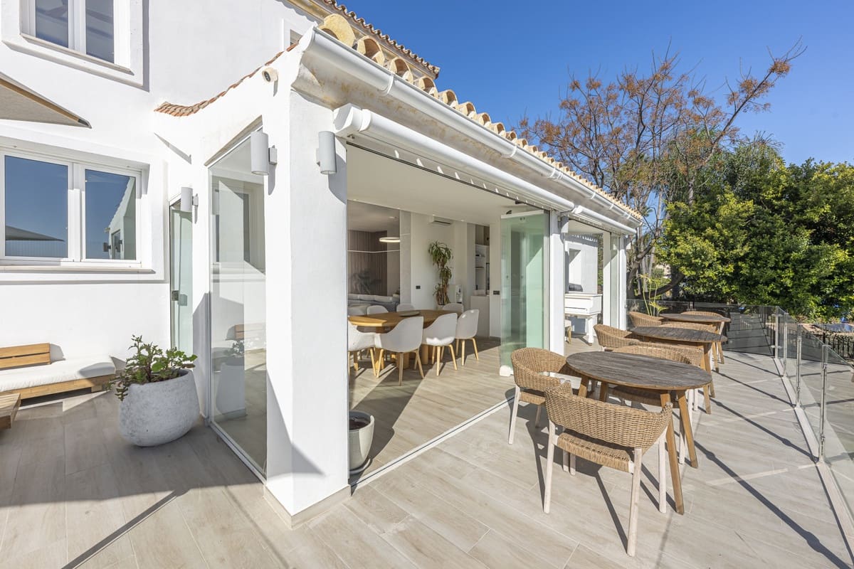 6 Zimmer Villa zu verkaufen in La Duquesa / Puerto de la Duquesa mit Pool Garage - 2.800.000 € (Ref: 10033090)