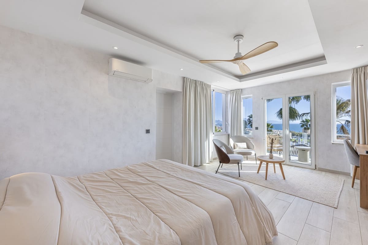 6 Zimmer Villa zu verkaufen in La Duquesa / Puerto de la Duquesa mit Pool Garage - 2.800.000 € (Ref: 10033090)
