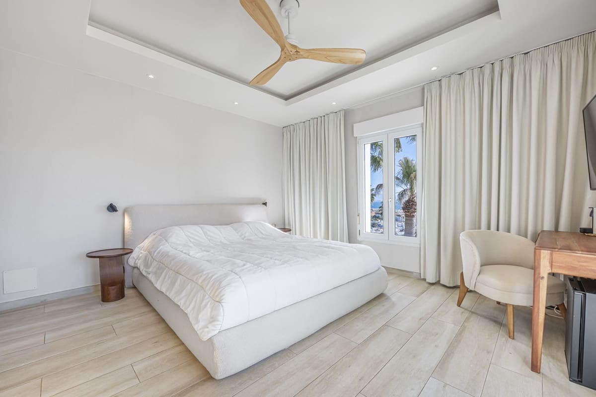 6 Zimmer Villa zu verkaufen in La Duquesa / Puerto de la Duquesa mit Pool Garage - 2.800.000 € (Ref: 10033090)