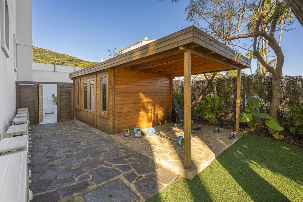 6 Zimmer Villa zu verkaufen in La Duquesa / Puerto de la Duquesa mit Pool Garage - 2.800.000 € (Ref: 10033090)