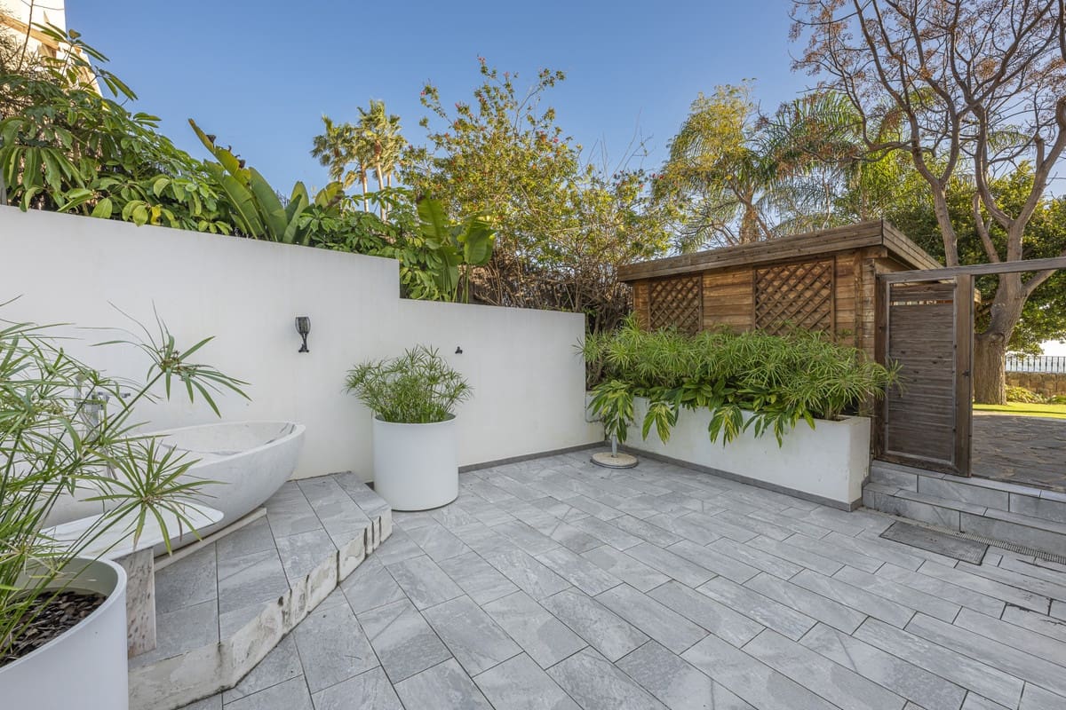 6 Zimmer Villa zu verkaufen in La Duquesa / Puerto de la Duquesa mit Pool Garage - 2.800.000 € (Ref: 10033090)