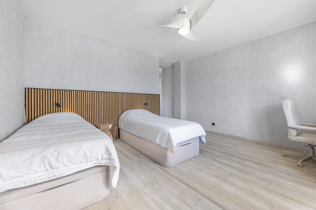 6 Zimmer Villa zu verkaufen in La Duquesa / Puerto de la Duquesa mit Pool Garage - 2.800.000 € (Ref: 10033090)