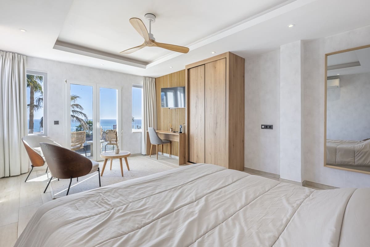 6 Zimmer Villa zu verkaufen in La Duquesa / Puerto de la Duquesa mit Pool Garage - 2.800.000 € (Ref: 10033090)
