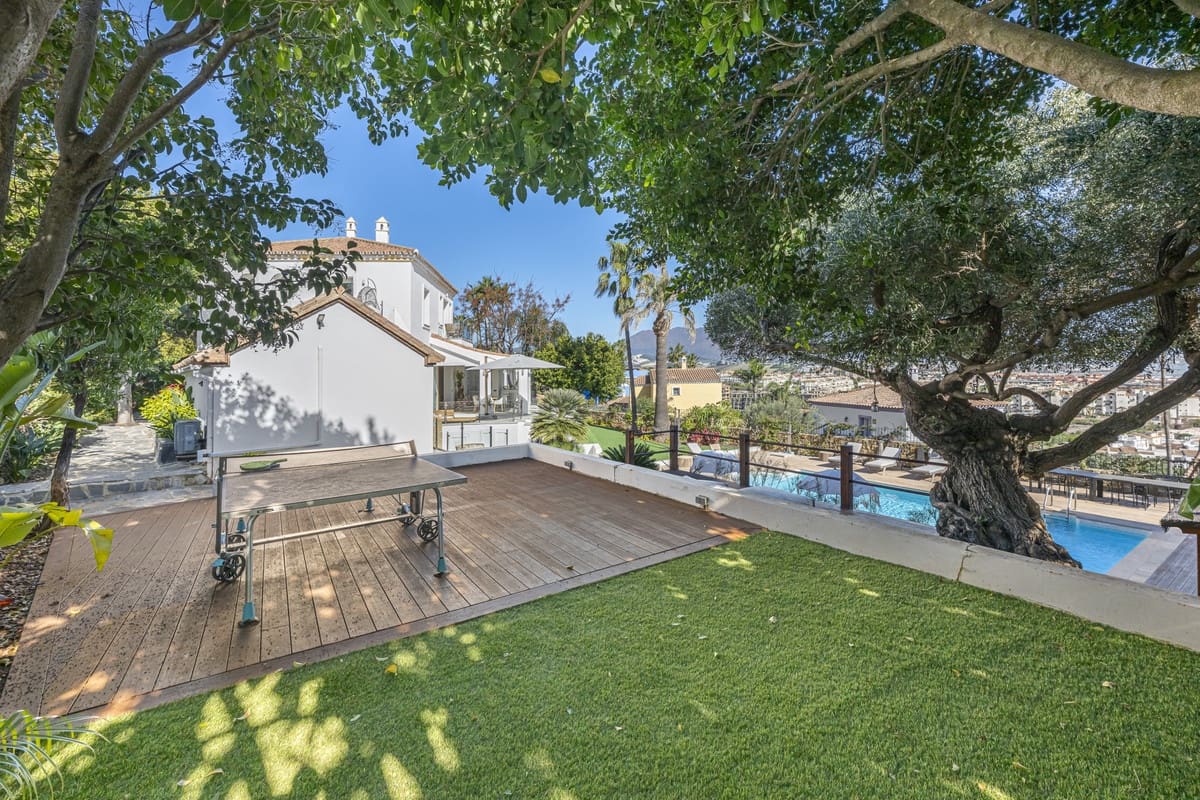 6 Zimmer Villa zu verkaufen in La Duquesa / Puerto de la Duquesa mit Pool Garage - 2.800.000 € (Ref: 10033090)