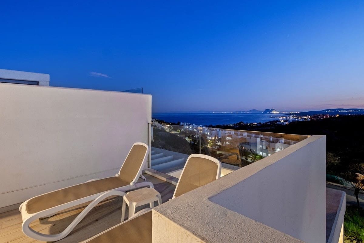 3 sovrum Hus till salu i Manilva med pool garage - 689 000 € (Ref: 10033091)