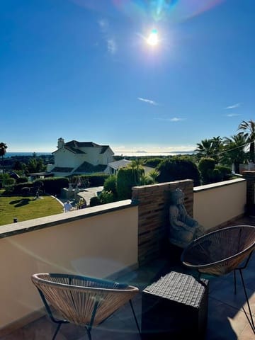 6 makuuhuone Huvila myytävänä paikassa Las Lomas, Estepona mukana uima-altaan 
autotalli - 1 560 000 € (Ref: 10034326)
