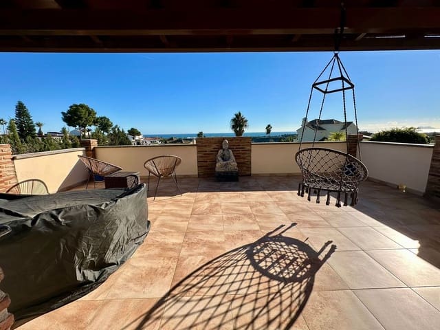 6 makuuhuone Huvila myytävänä paikassa Las Lomas, Estepona mukana uima-altaan 
autotalli - 1 560 000 € (Ref: 10034326)