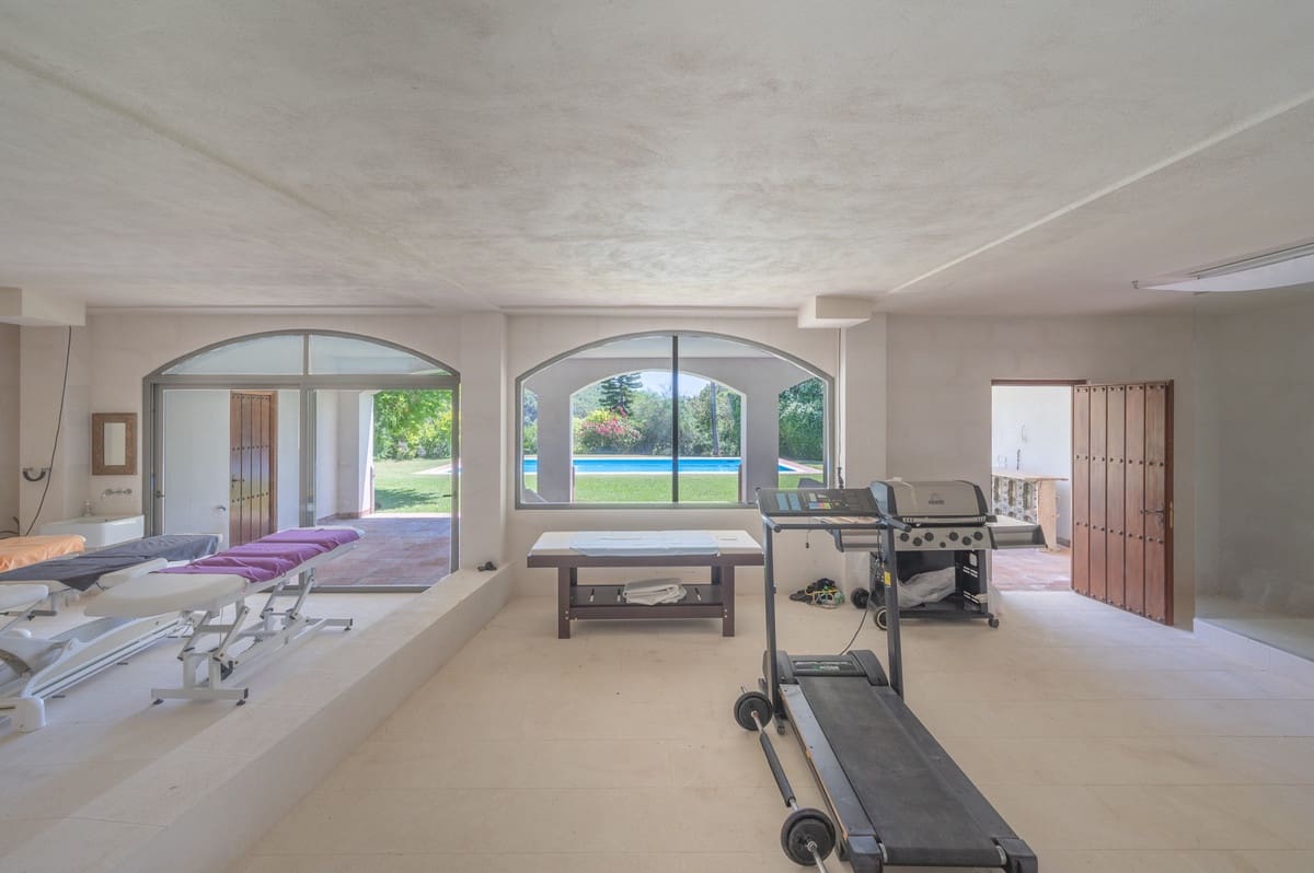 10 camera da letto Villa in vendita in El Velerin con piscina - 7.500.000 € (Rif: 10034327)