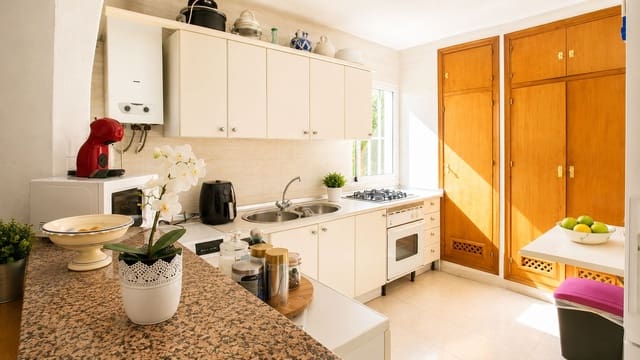 3 slaapkamer Villa te koop in Estepona met zwembad garage - € 475.000 (Ref: 10034328)
