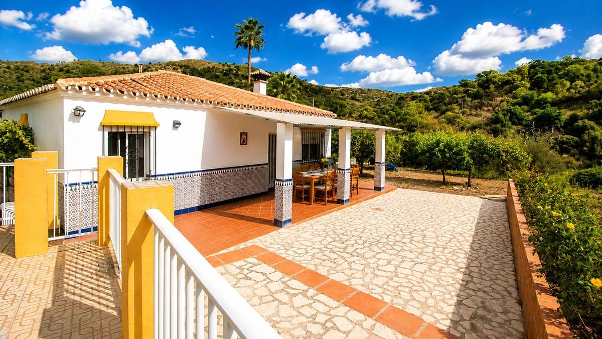 3 slaapkamer Villa te koop in Estepona met zwembad garage - € 475.000 (Ref: 10034328)