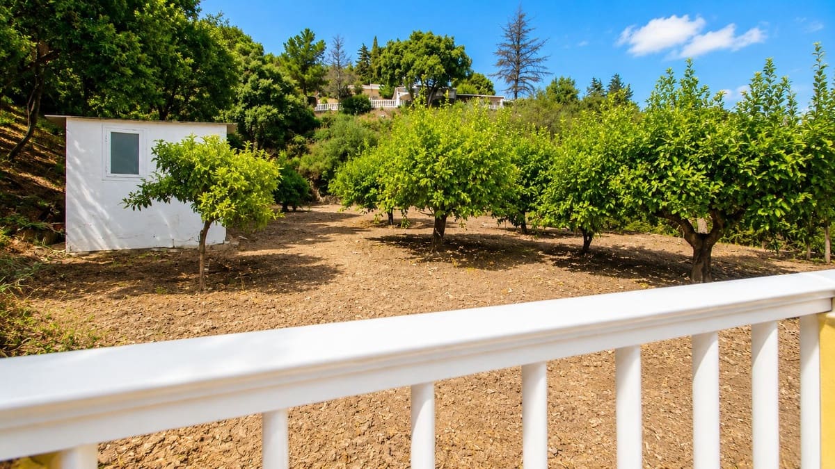 3 slaapkamer Villa te koop in Estepona met zwembad garage - € 475.000 (Ref: 10034328)
