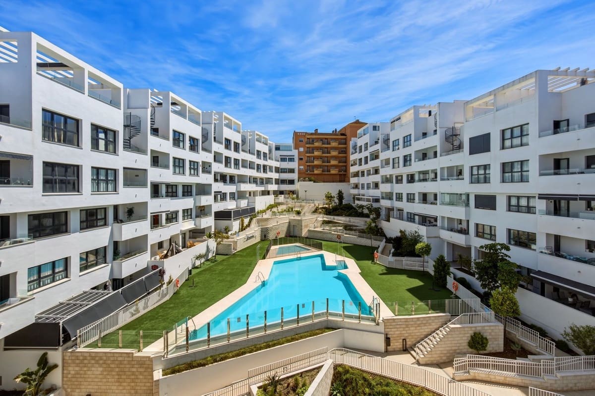 3 soverom Leilighet til salgs i Estepona med svømmebasseng garasje - € 559 000 (Ref: 10034402)