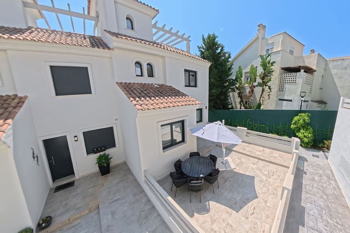 3 slaapkamer Huis te koop in El Paraiso met zwembad garage - € 513.000 (Ref: 10034403)