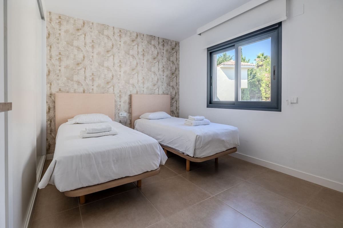 3 slaapkamer Huis te koop in El Paraiso met zwembad garage - € 513.000 (Ref: 10034403)