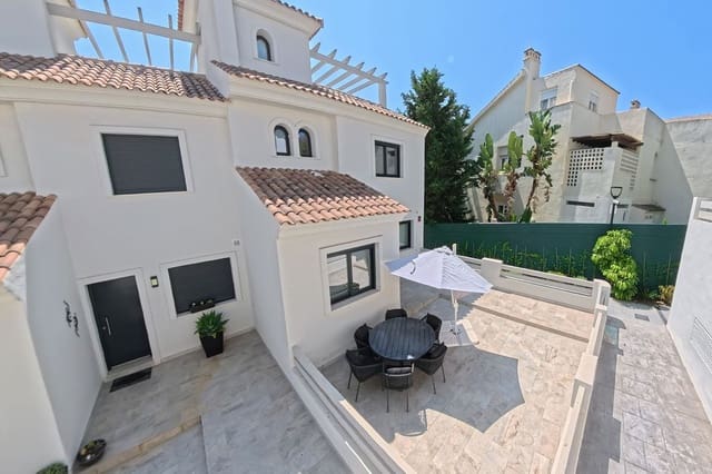 3 makuuhuone Omakotitalo myytävänä paikassa El Paraiso, Estepona mukana uima-altaan 
autotalli - 513 000 € (Ref: 10034403)