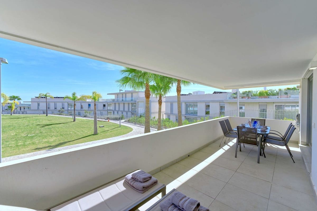 3 bedroom Apartment for sale in Estepona with pool garage - € 479,000 (Ref: 10034405)