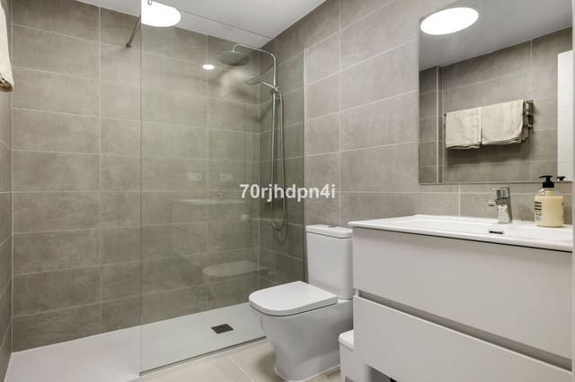 2 Zimmer Apartment zu verkaufen in Estepona mit Garage - 475.000 € (Ref: 10034406)