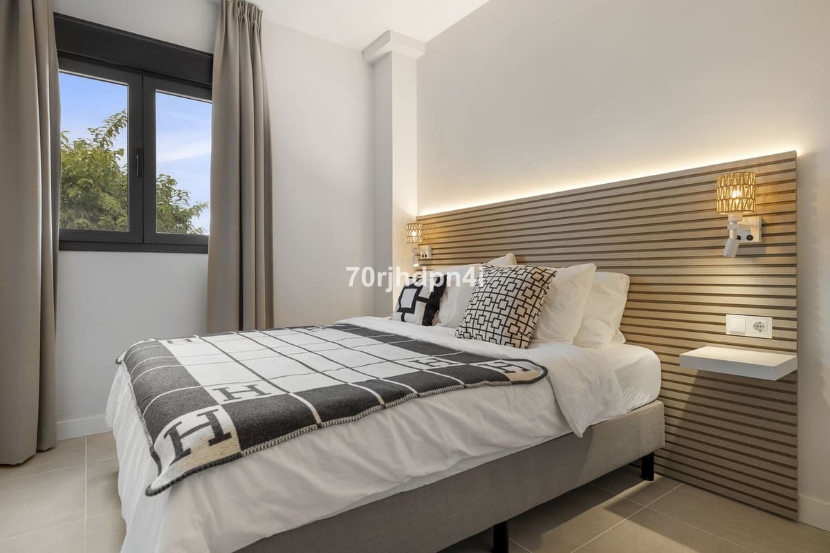 2 Zimmer Apartment zu verkaufen in Estepona mit Garage - 475.000 € (Ref: 10034406)