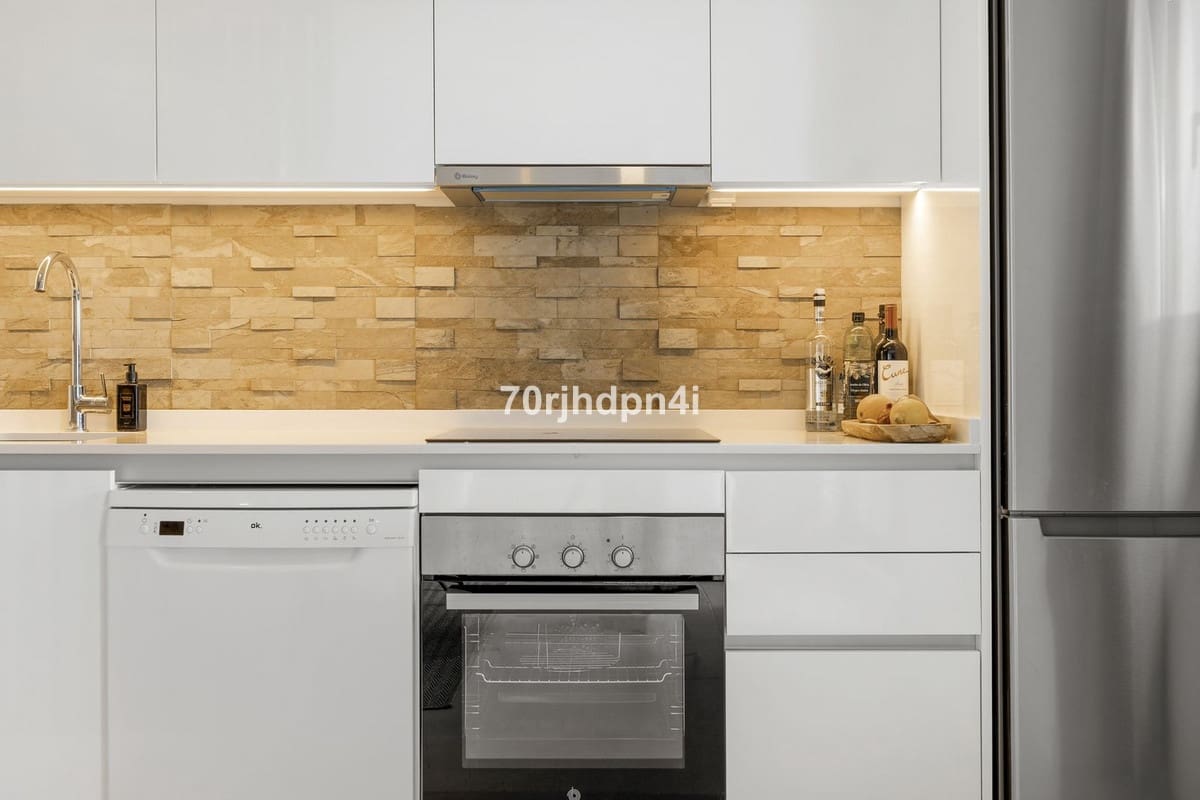 2 Zimmer Apartment zu verkaufen in Estepona mit Garage - 475.000 € (Ref: 10034406)