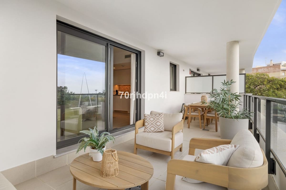 2 Zimmer Apartment zu verkaufen in Estepona mit Garage - 475.000 € (Ref: 10034406)