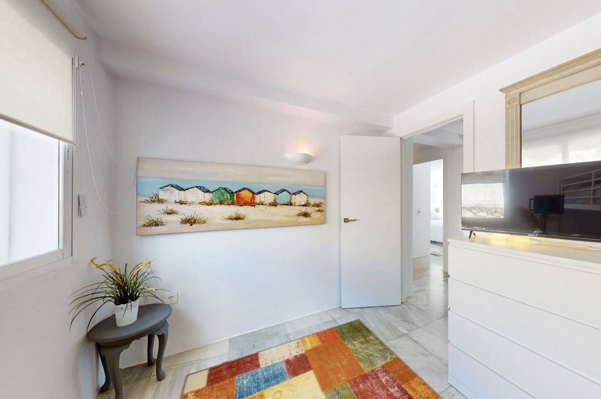 4 sovrum Lägenhet till salu i Estepona med pool - 949 000 € (Ref: 10034409)