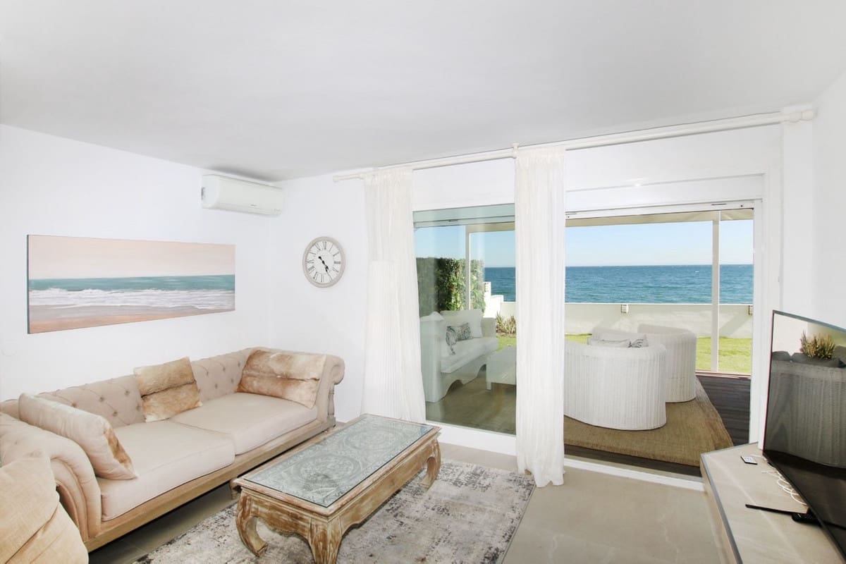4 sovrum Lägenhet till salu i Estepona med pool - 949 000 € (Ref: 10034409)