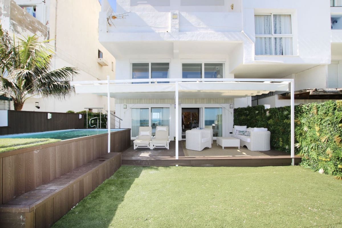 4 sovrum Lägenhet till salu i Estepona med pool - 949 000 € (Ref: 10034409)