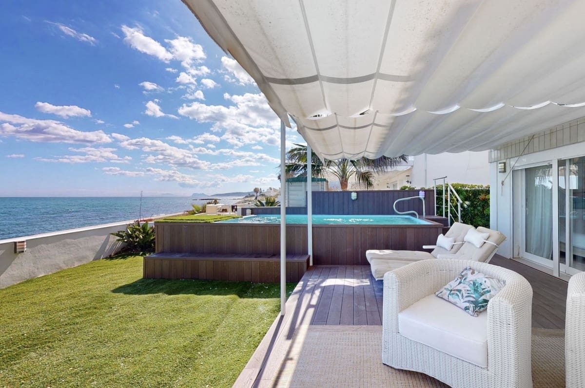 4 sovrum Lägenhet till salu i Estepona med pool - 949 000 € (Ref: 10034409)