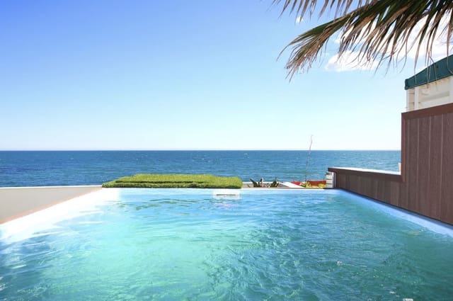 4 sovrum Lägenhet till salu i Estepona med pool - 949 000 € (Ref: 10034409)