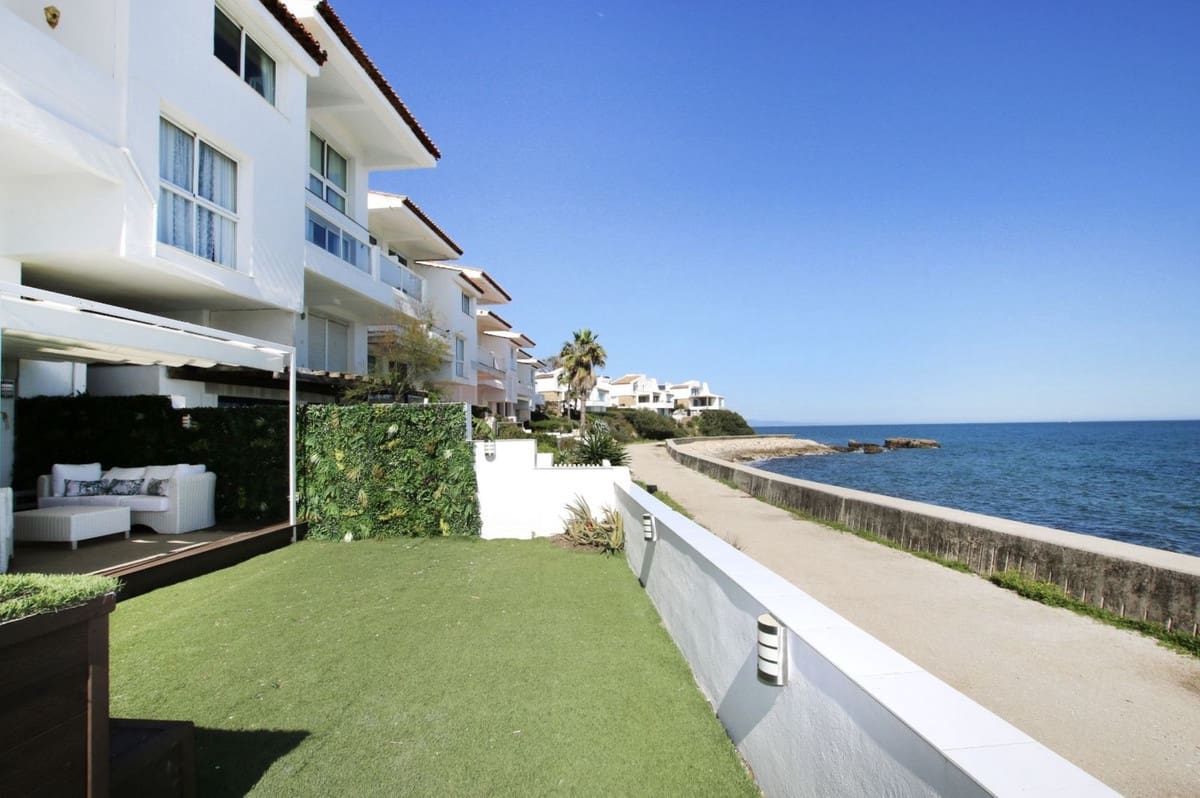 4 sovrum Lägenhet till salu i Estepona med pool - 949 000 € (Ref: 10034409)