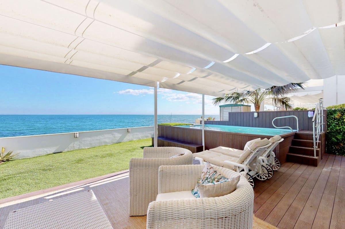 4 sovrum Lägenhet till salu i Estepona med pool - 949 000 € (Ref: 10034409)