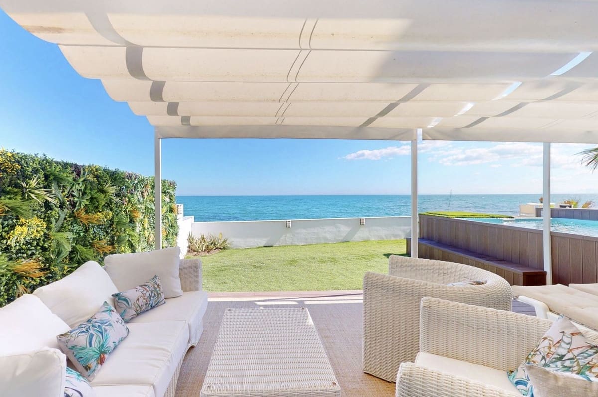 4 sovrum Lägenhet till salu i Estepona med pool - 949 000 € (Ref: 10034409)