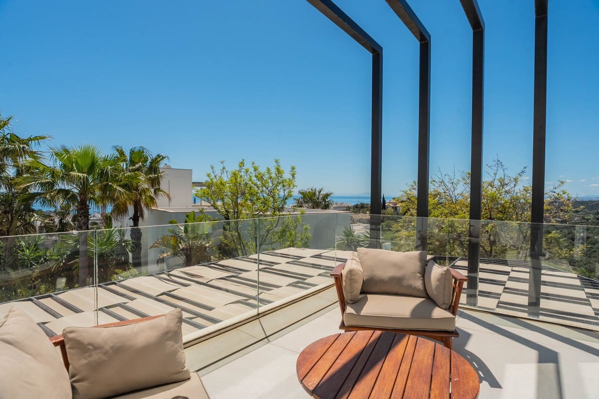 9 bedroom Villa for sale in Estepona with pool - € 12,000,000 (Ref: 10034410)